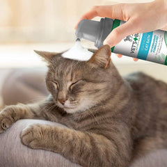 HERO PET Vet's Best Waterless Cat Shampoo – No Rinse Dry Shampoo for Cats and Kittens – Gentle Foam Formula for Cleaning and Deodorizing – Leave-In, Veterinarian Formulated – 4 oz